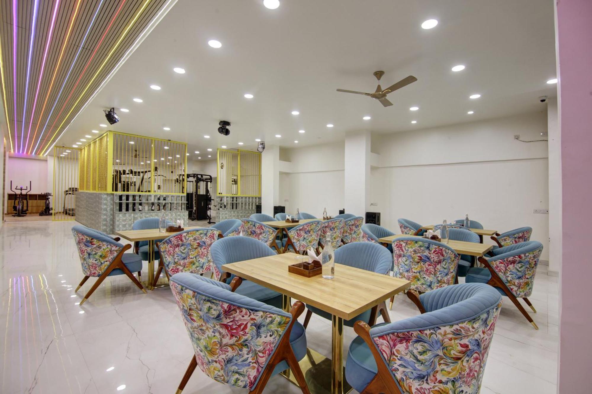 Anandam Club House Aparthotel Gurgáon Kültér fotó